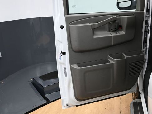 Used 2024 Chevrolet Express 2500 w/ Driver Convenience Package image 34
