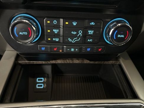 Used 2017 Ford F250 Lariat w/ Chrome Package image 13