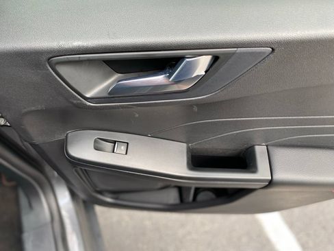 Used 2023 Ford Escape ST-Line FWD image 14
