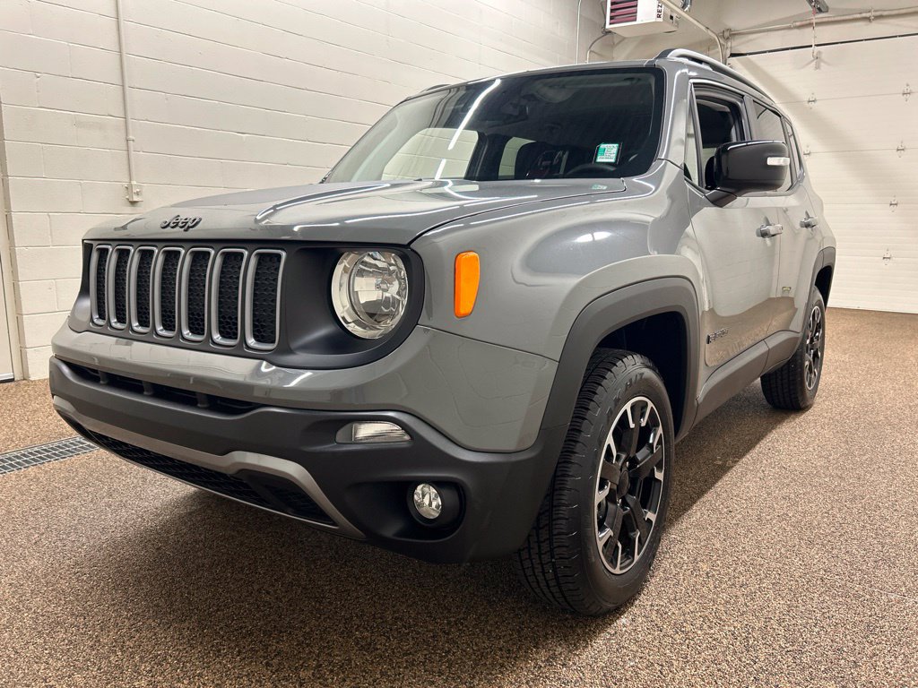 Used 2023 Jeep Renegade Latitude AWD/4WD image 6