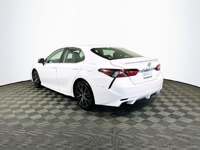 Used 2023 Toyota Camry SE FWD image 6