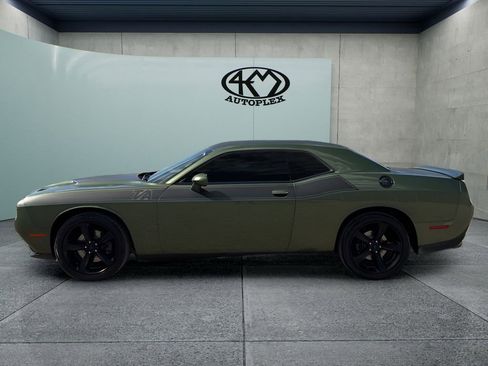 Used 2018 Dodge Challenger R/T w/ Driver Convenience Group RWD image 6