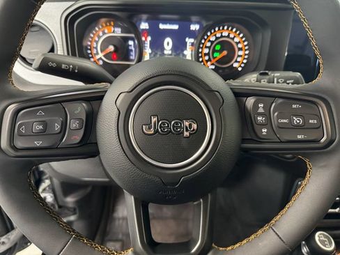Used 2024 Jeep Wrangler Unlimited Sport AWD/4WD image 23
