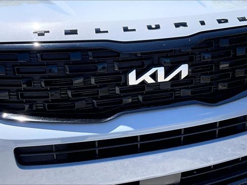 Used 2022 Kia Telluride EX w/ EX Premium Package image 30