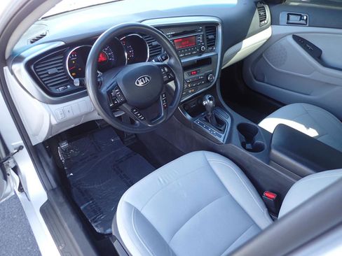 Used 2013 Kia Optima LX FWD image 9