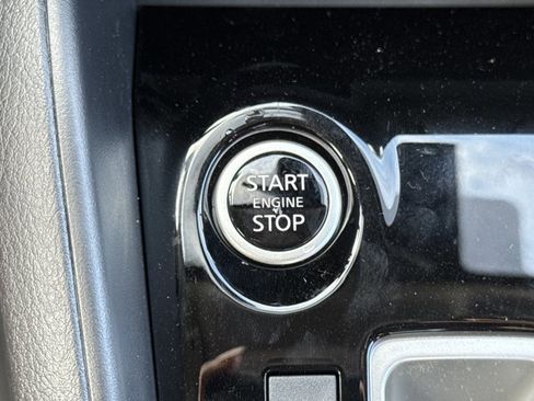 New 2025 Nissan Versa SR w/ Trunk Package image 18