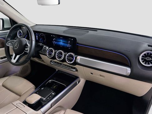 Certified 2022 Mercedes-Benz GLB 250 4MATIC image 33