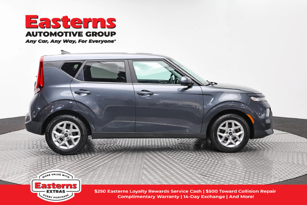 Used 2022 Kia Soul LX w/ Technology Package FWD image 5