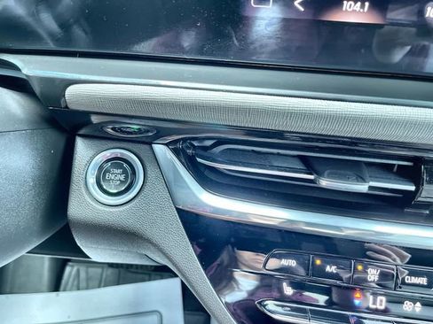 Certified 2025 Buick Envista Avenir FWD image 16