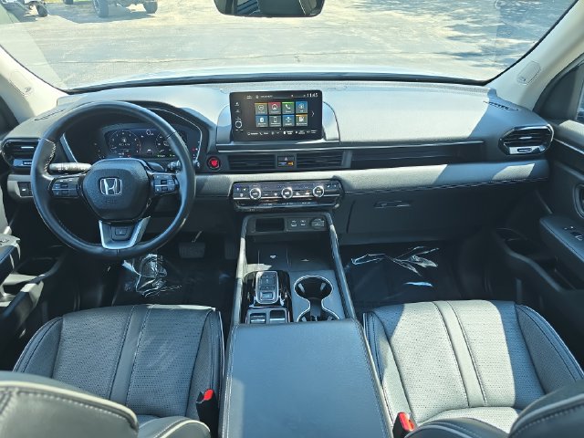 Used 2025 Honda Pilot Elite image 21