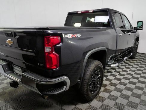 Used 2024 Chevrolet Silverado 2500 LTZ w/ LTZ Convenience Package AWD/4WD image 3