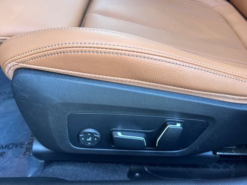Used 2024 BMW 330i Sedan w/ Premium Package RWD image 14
