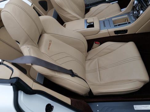 Used 2015 Aston Martin V8 Vantage S image 32