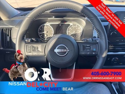 New 2025 Nissan Pathfinder SL image 18