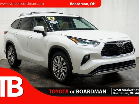 Used 2023 Toyota Highlander Platinum image 1