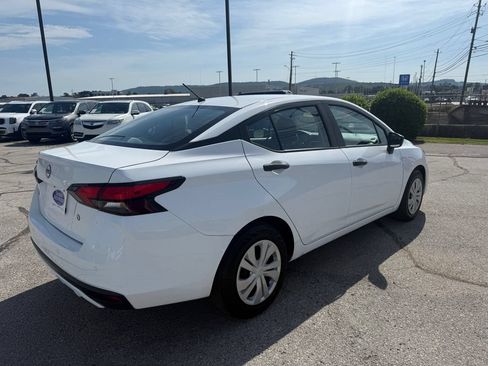 Used 2023 Nissan Versa S FWD image 5