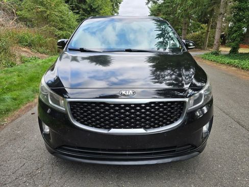 Used 2018 Kia Sedona EX image 9