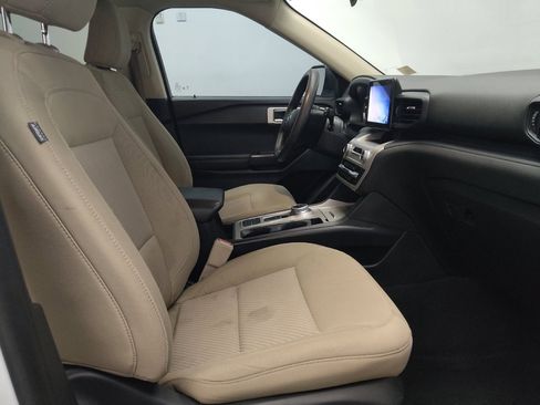 Used 2021 Ford Explorer image 21
