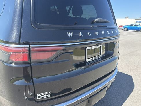 Used 2024 Jeep Wagoneer Series II w/ Flexible Seating Group RWD image 37