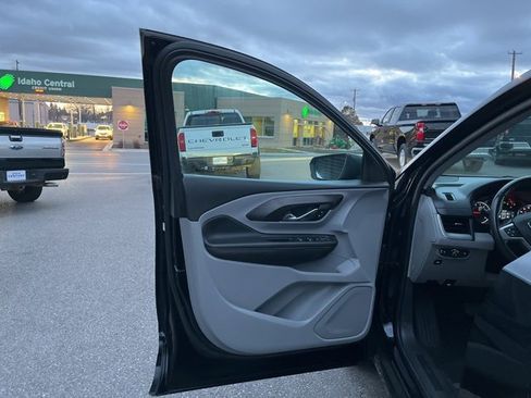 Used 2018 GMC Terrain SLT image 25