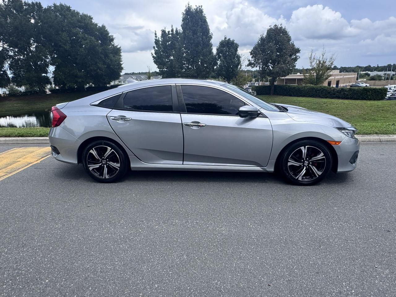 Used 2017 Honda Civic Touring image 33
