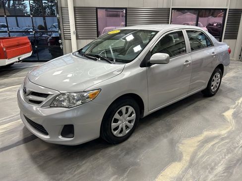 Used 2013 Toyota Corolla L image 28