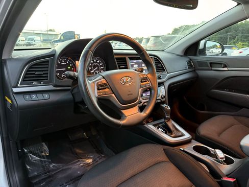 Used 2017 Hyundai Elantra Value Edition w/ Cargo Package FWD image 13
