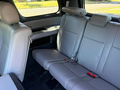 Used 2017 Toyota Sequoia Platinum AWD/4WD image 31