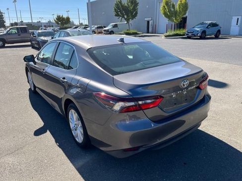 Used 2021 Toyota Camry LE w/ Carpet Mat Package (TMS) FWD image 5
