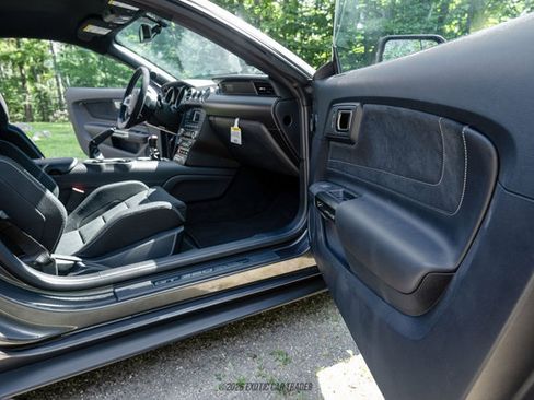 Used 2015 Ford Mustang Shelby GT350 RWD image 40