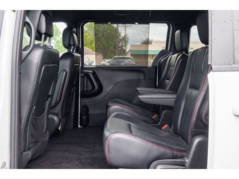 Used 2017 Dodge Grand Caravan GT FWD image 13