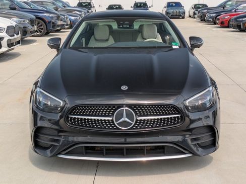 Used 2022 Mercedes-Benz E 450 Coupe image 2