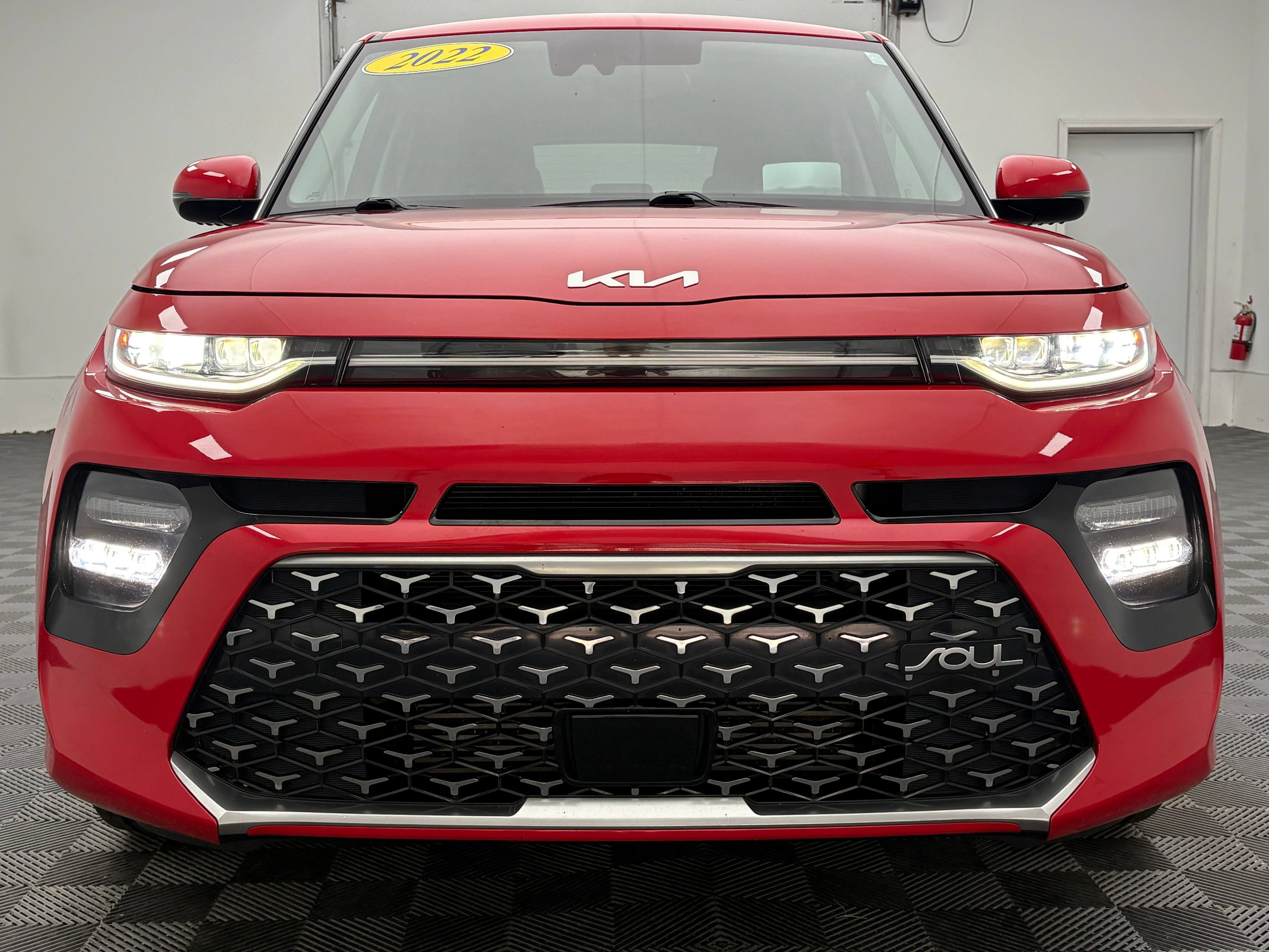 Used 2022 Kia Soul Turbo FWD image 13