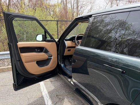 New 2026 Land Rover Range Rover SE AWD/4WD image 9