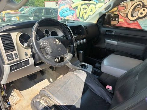 Used 2008 Toyota Tundra 4x4 CrewMax image 9