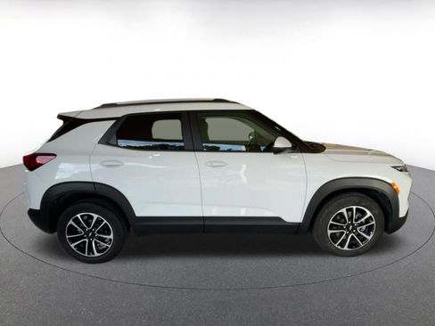 Used 2025 Chevrolet TrailBlazer LT image 16