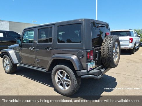 Used 2018 Jeep Wrangler Unlimited Sport AWD/4WD image 8