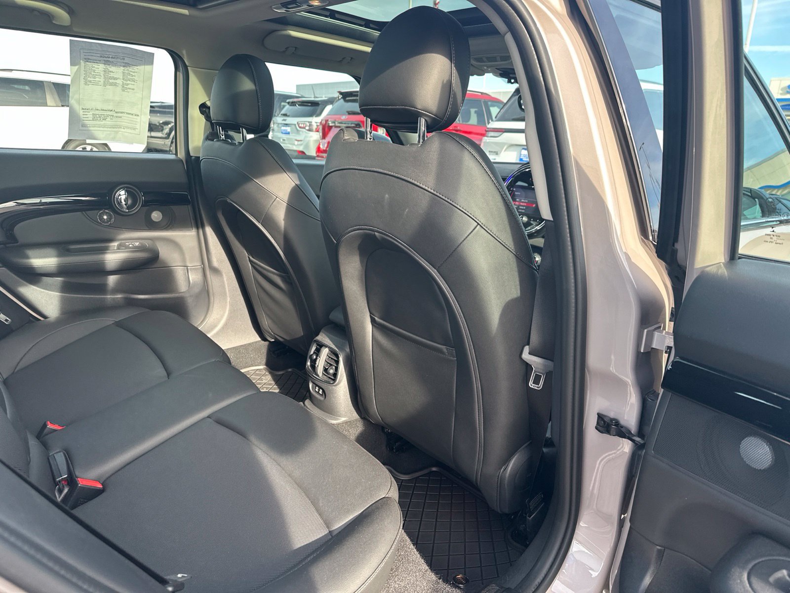 Used 2023 MINI Cooper Clubman S w/ Premium Package FWD image 37