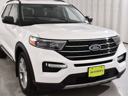 Used 2023 Ford Explorer XLT w/ Equipment Group 202A AWD/4WD image 4