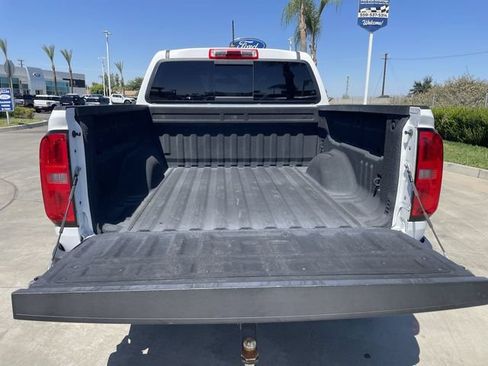 Used 2017 Chevrolet Colorado Z71 AWD/4WD image 23