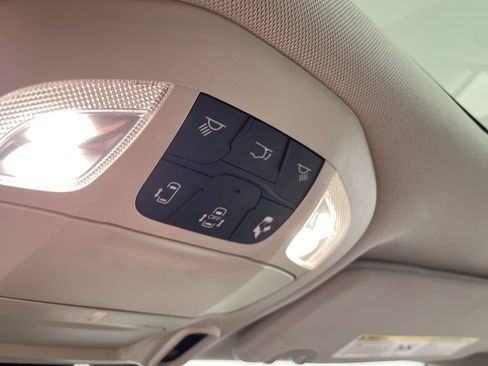 Used 2019 Chrysler Pacifica Limited FWD image 26