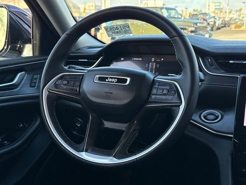 Certified 2023 Jeep Grand Cherokee Limited w/ Luxury Tech Group II AWD/4WD image 21