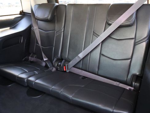 Used 2017 Cadillac Escalade Luxury image 26