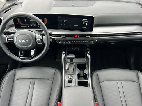 Certified 2025 Kia Sorento S image 16