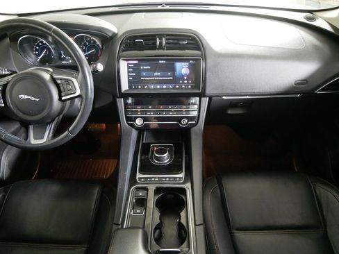 Used 2020 Jaguar F-PACE Prestige AWD/4WD image 10