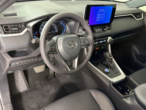 Used 2025 Toyota RAV4 XSE AWD/4WD image 4