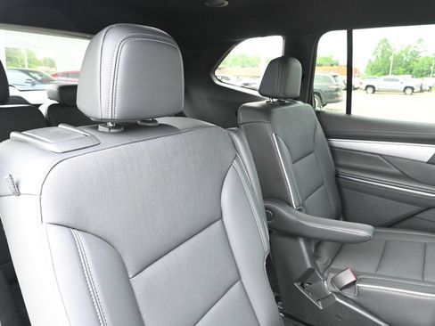 Used 2026 Buick Enclave Preferred FWD image 32
