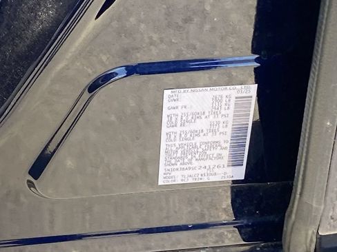 Used 2025 Nissan Pathfinder SV FWD image 29