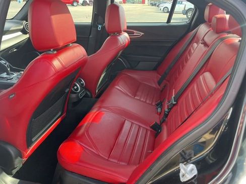 Used 2023 Alfa Romeo Giulia Veloce image 12