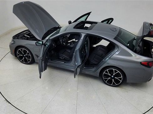 Used 2021 BMW 530e image 88